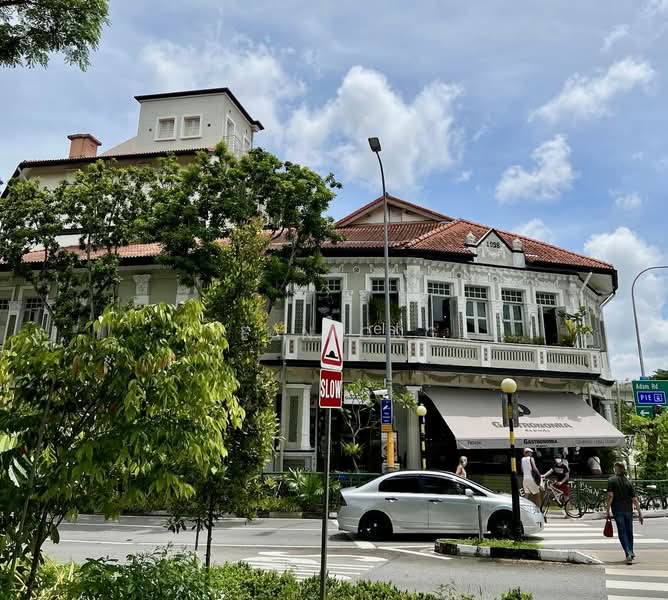 ⭐️⭐️Almost New Bungalow. Award winning architect. Green sanctuary. 1km Nanyang Pri. ☎️Jean 93571119, Coronation/Duchess/Prince of Wales/Princess of Wales/Queen/King’s Road, 6 Bedrooms, 17,000 sqft, Bungalow House For Sale, by Jean Ong, 500129368 - PropertyGuru.com.sg