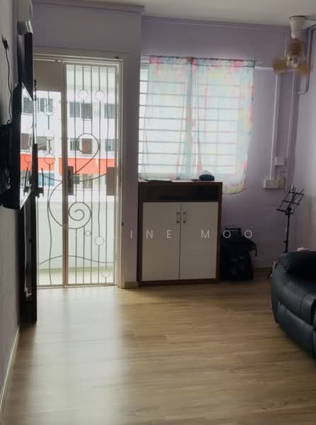 745 Yishun Street 72, 745 Yishun Street 72, Room Rental, 110 sqft, HDB Flat For Rent, by Eveline Moo, 500129399 - Living Room - PropertyGuru.com.sg