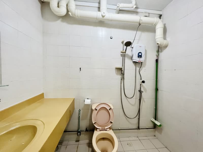 525 Jelapang Road, 525 Jelapang Road, 4 Bedrooms, 1,614 sqft, HDB Flat For Rent, by Jayden Toh, 500129411 - Bathroom - PropertyGuru.com.sg