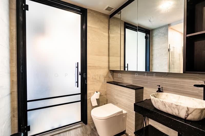 High Park Residences, 29 Fernvale Road, 2 Bedrooms, 592 sqft, Condominium For Sale, by Reine Chan, 500129419 - Bathroom - PropertyGuru.com.sg