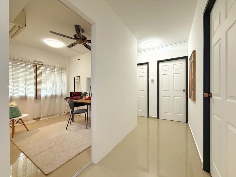 411 Yishun Ring Road, 411 Yishun Ring Road, 4 Bedrooms, 1,130 sqft, HDB Flat For Sale, by Fariz Rashid, 500129464 - Hallway - PropertyGuru.com.sg