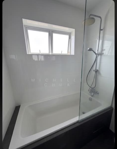 Eastwind Mansions, 102 Joo Chiat Terrace, 3 Bedrooms, 1,346 sqft, Walk-up Apartment For Sale, by Michelle Chua, 500129470 - Bathroom - PropertyGuru.com.sg