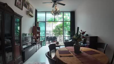For Sale - CENTRAL LOCATION 999 YEARS 3 BEDDER