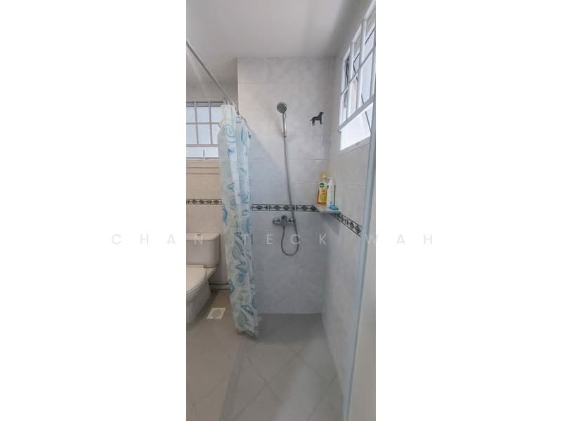 Westwood Park, 16 Westwood Crescent, Room Rental, 250 sqft, Terraced House For Rent, by Chan Teck Wah, 500129498 - Bathroom - PropertyGuru.com.sg