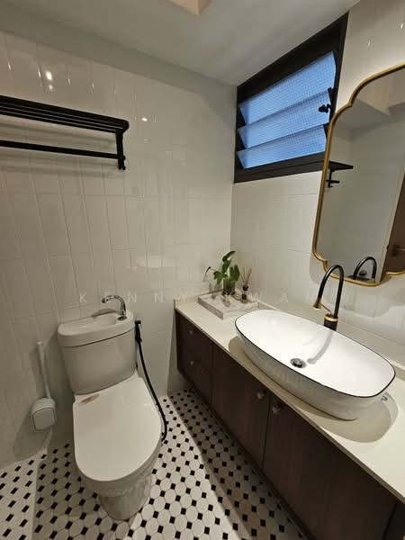96 Dawson Road, 96 Dawson Road, 3 Bedrooms, 893 sqft, HDB Flat For Sale, by Kenny Kwan, 500129504 - Bathroom - PropertyGuru.com.sg