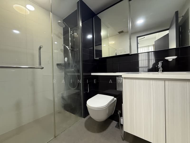 Gem Residences, , 1 Bedroom, 452 sqft, Condominium For Rent, by Rainie Ang, 500129523 - Bathroom - PropertyGuru.com.sg