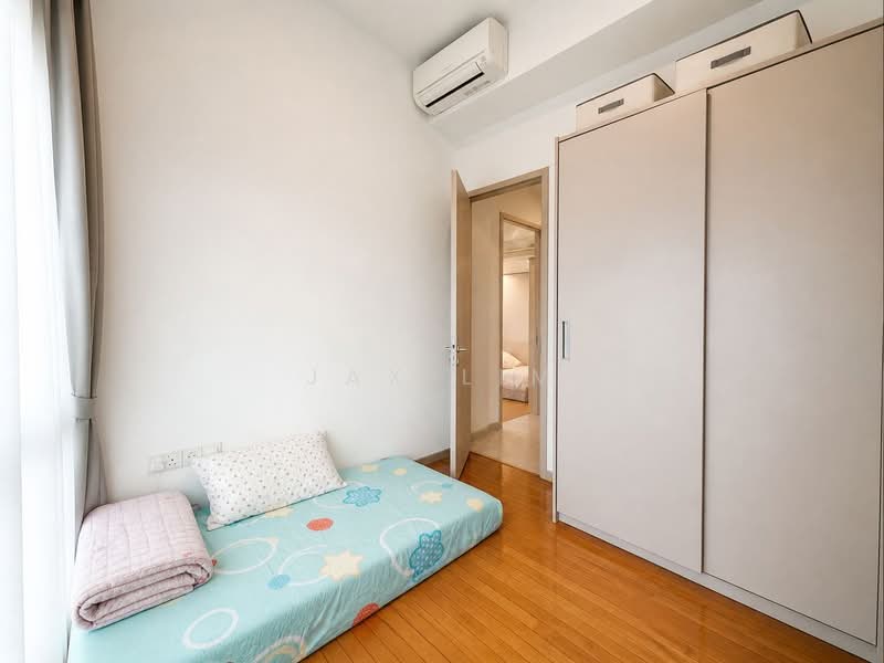 J Gateway, 6 Gateway Drive, 2 Bedrooms, 743 sqft, Condominium For Rent, by Jax Lim, 500129545 - Common Bedroom - PropertyGuru.com.sg