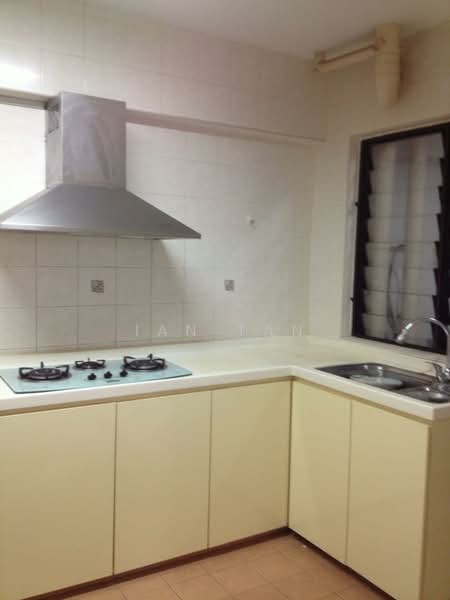 310B Anchorvale Road, 310B Anchorvale Road, 4 Bedrooms, 1,356 sqft, HDB Flat For Sale, by Ian Tan, 500129567 - Kitchen - PropertyGuru.com.sg
