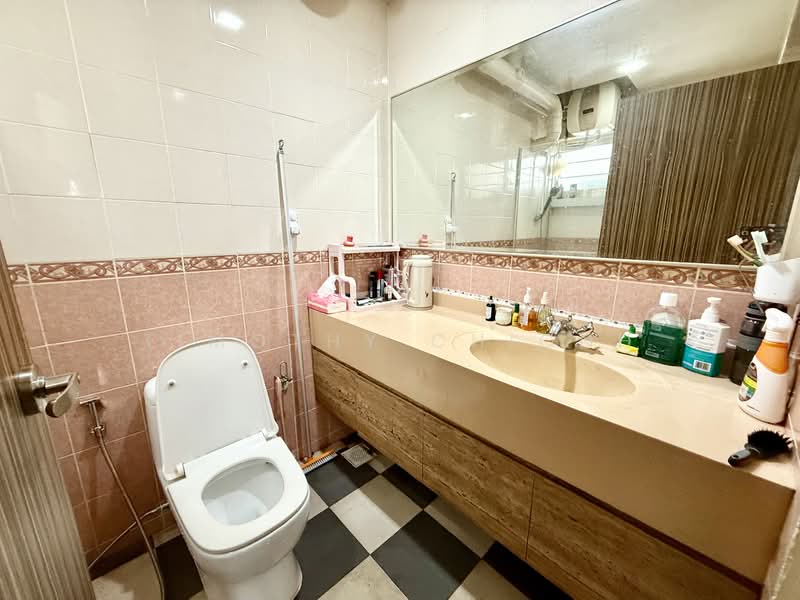 181 Jelebu Road, 181 Jelebu Road, 4 Bedrooms, 1,367 sqft, HDB Flat For Sale, by Timothy Chionh, 500129568 - Bathroom - PropertyGuru.com.sg