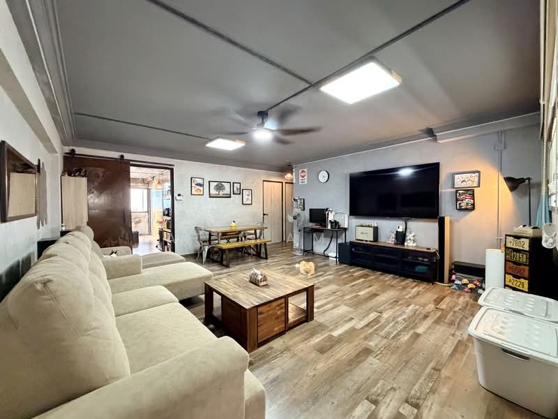 778 Yishun Avenue 2, 778 Yishun Avenue 2, 3 Bedrooms, 1,120 sqft, HDB Flat For Sale, by Fatin Amira, 500129577 - Living Room - PropertyGuru.com.sg