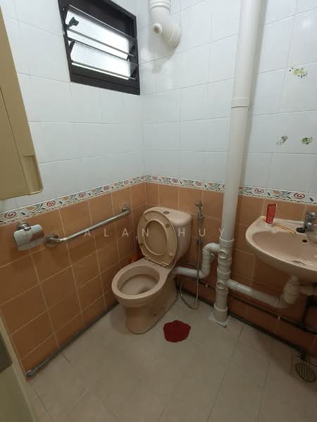 321 Ang Mo Kio Avenue 1, 321 Ang Mo Kio Avenue 1, Room Rental, 300 sqft, HDB Flat For Rent, by Alan Huy, 500129601 - Bathroom - PropertyGuru.com.sg