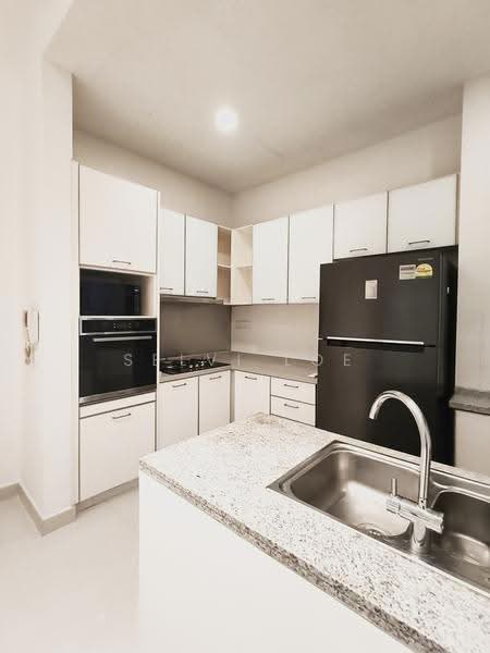 Visioncrest, 39 Oxley Rise, Orchard / River Valley, 1 Bedroom, 871 sqft, Condominium For Rent, by Selvi Loe, 500129617 - Kitchen - PropertyGuru.com.sg