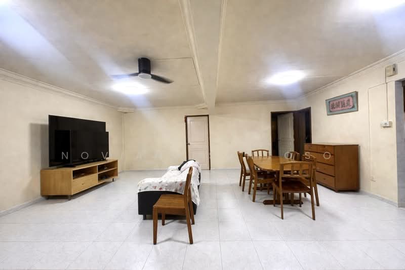 796 Yishun Ring Road, 796 Yishun Ring Road, 3 Bedrooms, 1,302 sqft, HDB Flat For Sale, by Noviana Santoso, 500129621 - Living Room - PropertyGuru.com.sg