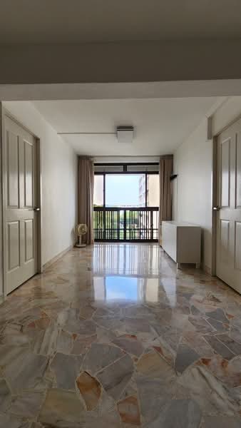 223 Lorong 8 Toa Payoh, 223 Lorong 8 Toa Payoh, 4 Bedrooms, 1,227 sqft, HDB Flat For Sale, by Win Lee, 500129626 - Corridor - PropertyGuru.com.sg