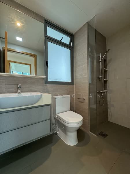 The Glades, 4 Bedok Rise, 2 Bedrooms, 689 sqft, Condominium For Rent, by Tessa Chan, 500129638 - Bathroom - PropertyGuru.com.sg