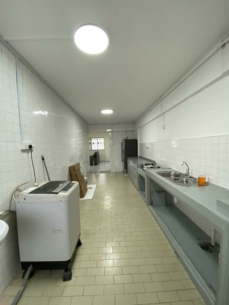 227 Bukit Batok Central, 227 Bukit Batok Central, 3 Bedrooms, 1,001 sqft, HDB Flat For Rent, by Rozi Faith Naser, 500129639 - Kitchen - PropertyGuru.com.sg