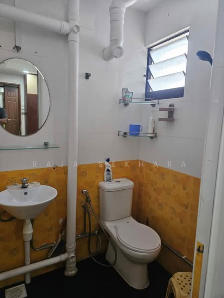 97 Geylang Bahru, 97 Geylang Bahru, 2 Bedrooms, 731 sqft, HDB Flat For Sale, by Raja Sekhara, 500129640 - Bathroom - PropertyGuru.com.sg