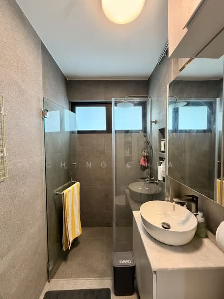 340 Clementi Avenue 5, 340 Clementi Avenue 5, 3 Bedrooms, 1,302 sqft, HDB Flat For Sale, by Ching Chia, 500129665 - Bathroom - PropertyGuru.com.sg