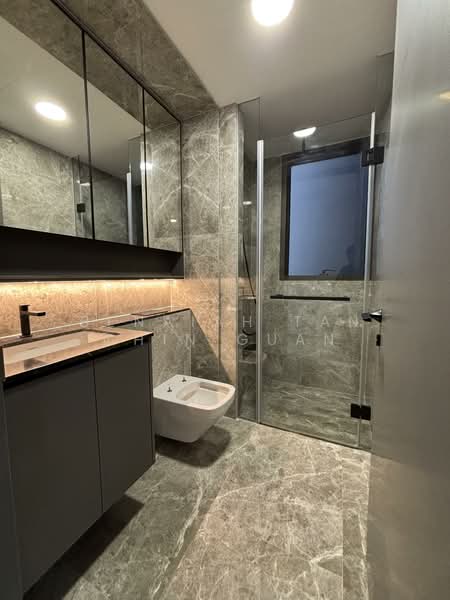 The Landmark, 173 Chin Swee Road, 3 Bedrooms, 1,076 sqft, Condominium For Rent, by Benaiah Tan Chin Guan, 500129672 - Bathroom - PropertyGuru.com.sg