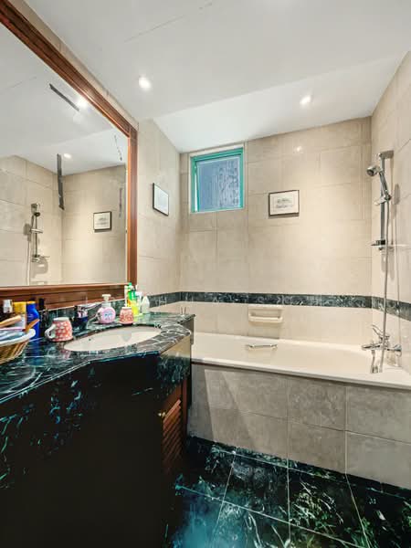 Hazel Park Condo, 27 Hazel Park Terrace, 3 Bedrooms, 1,324 sqft, Condominium For Sale, by Joshua Soh, 500129703 - Bathroom - PropertyGuru.com.sg