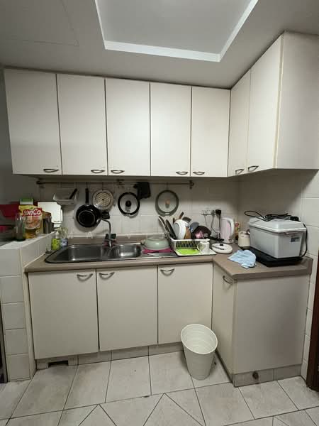 Burlington Square, 175 Bencoolen Street, Room Rental, 150 sqft, Apartment For Rent, by Mayvia Ang, 500129711 - Kitchen - PropertyGuru.com.sg