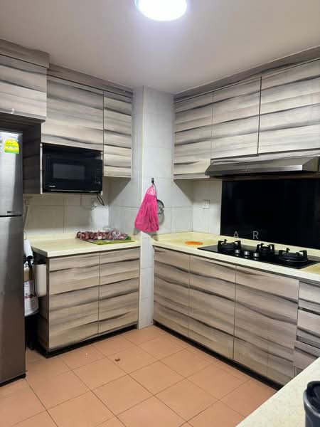 Palm Gardens, 2D Hong San Walk, 2 Bedrooms, 958 sqft, Condominium For Sale, by Muthu Kumar, 500129721 - Kitchen - PropertyGuru.com.sg