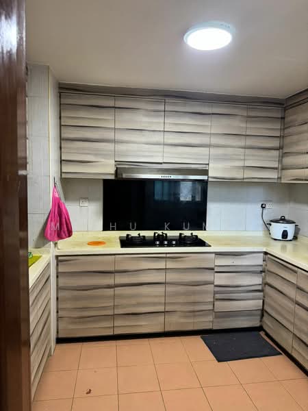 Palm Gardens, 2D Hong San Walk, 2 Bedrooms, 958 sqft, Condominium For Sale, by Muthu Kumar, 500129721 - Kitchen - PropertyGuru.com.sg