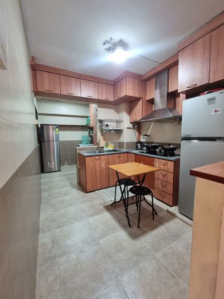 484 Choa Chu Kang Avenue 5, 484 Choa Chu Kang Avenue 5, 3 Bedrooms, 1,248 sqft, HDB Flat For Sale, by Malik Sani, 500129725 - Kitchen - PropertyGuru.com.sg