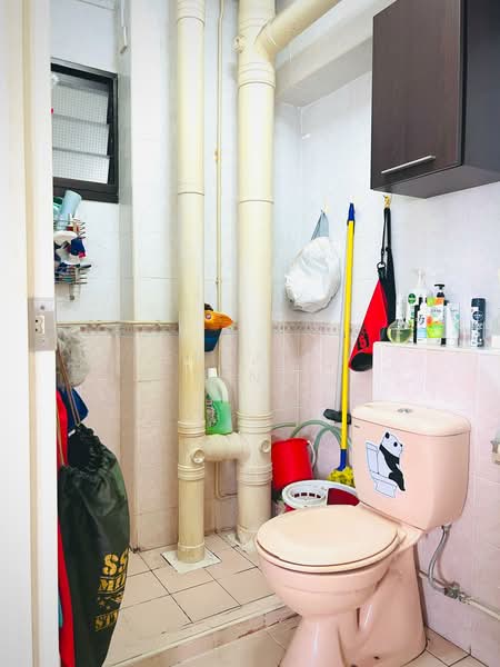 658A Jurong West Street 65, 658A Jurong West Street 65, 3 Bedrooms, 1,195 sqft, HDB Flat For Sale, by Teh Jing Ying, 500129729 - Bathroom - PropertyGuru.com.sg