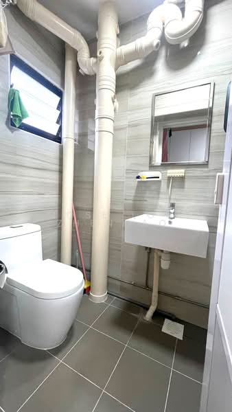 295A Compassvale Crescent, 295A Compassvale Crescent, 3 Bedrooms, 957 sqft, HDB Flat For Sale, by Jose Loh Zhenhao, 500129732 - Bathroom - PropertyGuru.com.sg