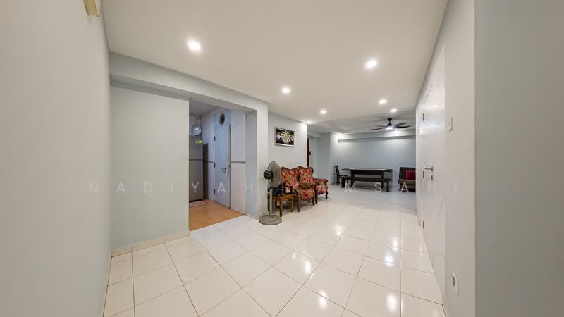 608 Jurong West Street 65, 608 Jurong West Street 65, 4 Bedrooms, 1,432 sqft, HDB Flat For Sale, by Nadiyah Kamsani, 500129742 - Living Room - PropertyGuru.com.sg