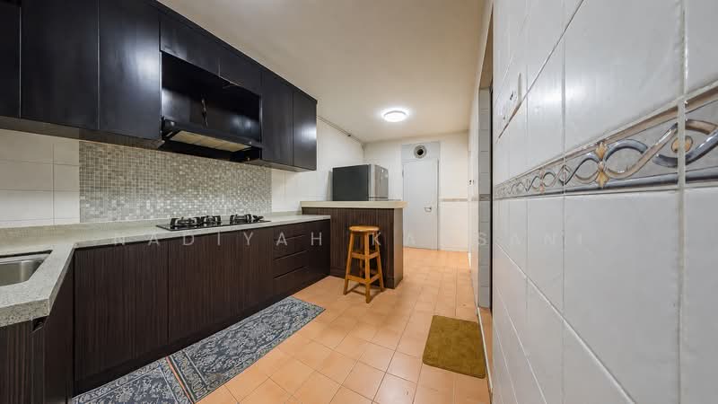 608 Jurong West Street 65, 608 Jurong West Street 65, 4 Bedrooms, 1,432 sqft, HDB Flat For Sale, by Nadiyah Kamsani, 500129742 - Kitchen - PropertyGuru.com.sg