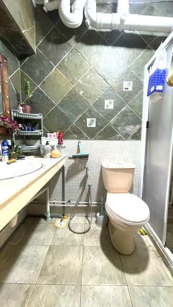 257A Compassvale Road, 257A Compassvale Road, 3 Bedrooms, 1,184 sqft, HDB Flat For Sale, by Jose Loh Zhenhao, 500129748 - Bathroom - PropertyGuru.com.sg