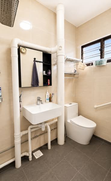 883 Tampines Street 84, 883 Tampines Street 84, 3 Bedrooms, 1,151 sqft, HDB Flat For Sale, by Tan Heng Kee, 500129756 - Common Bathroom - PropertyGuru.com.sg