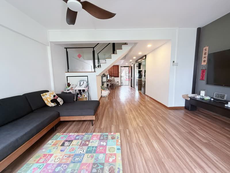 144 Lorong Ah Soo, 144 Lorong Ah Soo, 4 Bedrooms, 1,614 sqft, HDB Flat For Sale, by Joey Tan, 500129757 - Living Room - PropertyGuru.com.sg