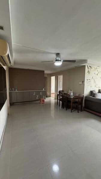 476 Segar Road, 476 Segar Road, Dairy Farm / Bukit Panjang / Choa Chu Kang, 3 Bedrooms, 1,184 sqft, HDB Flat For Sale, by Jenny Zhao, 500129770 - Living Room - PropertyGuru.com.sg