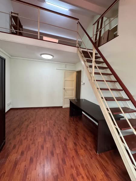 Room Rental at Jalan Mulia Terrace, , Room Rental, 403 sqft, Walk-up Apartment For Rent, by Iris Lim, 500129789 - Level 2 Bedroom with loft - PropertyGuru.com.sg