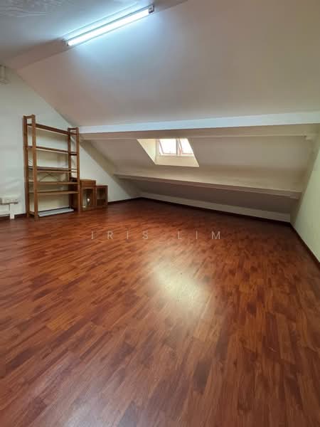 Room Rental at Jalan Mulia Terrace, , Room Rental, 403 sqft, Walk-up Apartment For Rent, by Iris Lim, 500129789 - Loft - able to stand tall.  - PropertyGuru.com.sg