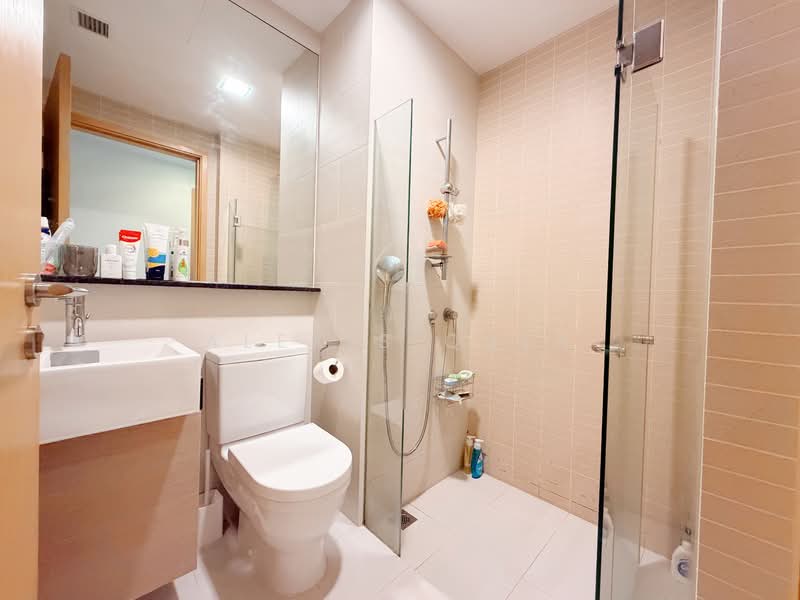 Rochelle At Newton, 188 Keng Lee Road, 2 Bedrooms, 1,012 sqft, Condominium For Sale, by Alexis Quek, 500129791 - Bathroom - PropertyGuru.com.sg