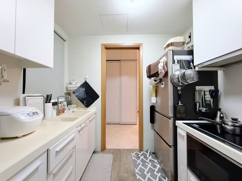 Rochelle At Newton, 188 Keng Lee Road, 2 Bedrooms, 1,012 sqft, Condominium For Sale, by Alexis Quek, 500129791 - Kitchen - PropertyGuru.com.sg