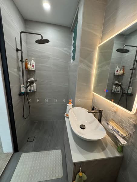 East Shine, 57 Lorong Melayu, 3 Bedrooms, 1,055 sqft, Apartment For Rent, by Kendrik Ho, 500129795 - Bathroom - PropertyGuru.com.sg