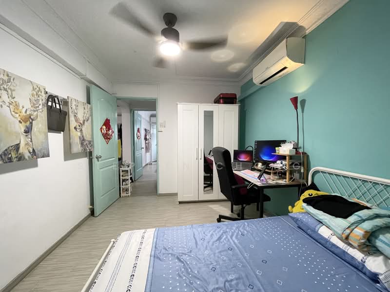 334 Clementi Avenue 2, 334 Clementi Avenue 2, 2 Bedrooms, 721 sqft, HDB Flat For Sale, by Stephen Chong, 500129800 - Bedroom - PropertyGuru.com.sg