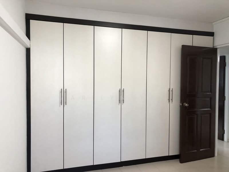 241 Hougang Street 22, 241 Hougang Street 22, 3 Bedrooms, 1,163 sqft, HDB Flat For Rent, by Marilyn Yee, 500129803 - Master bedroom - PropertyGuru.com.sg