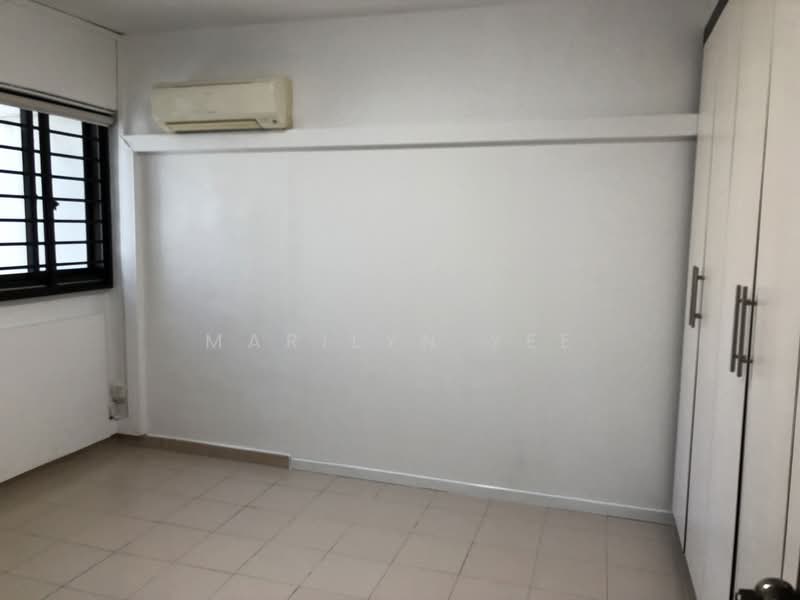 241 Hougang Street 22, 241 Hougang Street 22, 3 Bedrooms, 1,163 sqft, HDB Flat For Rent, by Marilyn Yee, 500129803 - Master bedroom - PropertyGuru.com.sg