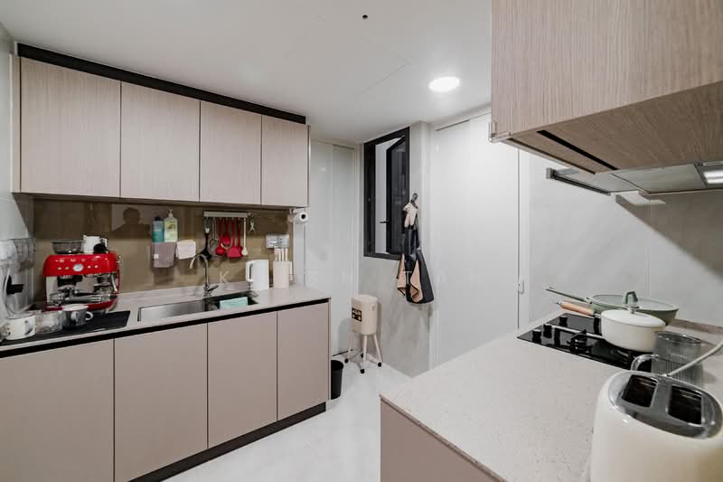 Penrose, 26 Sims Drive, 3 Bedrooms, 1,055 sqft, Condominium For Sale, by Klish Tan, 500129836 - Kitchen - PropertyGuru.com.sg