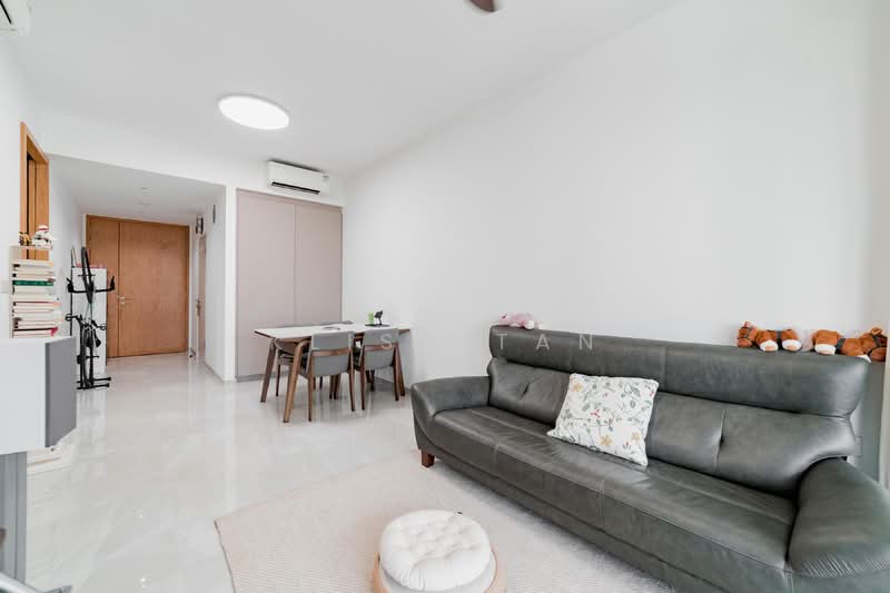 Penrose, 26 Sims Drive, 3 Bedrooms, 1,055 sqft, Condominium For Sale, by Klish Tan, 500129836 - Living Room - PropertyGuru.com.sg