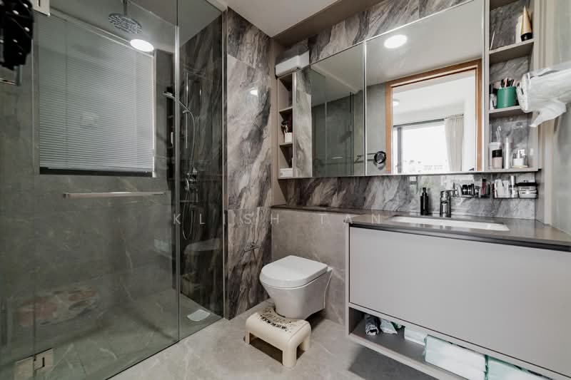 Penrose, 26 Sims Drive, 3 Bedrooms, 1,055 sqft, Condominium For Sale, by Klish Tan, 500129836 - Bathroom - PropertyGuru.com.sg