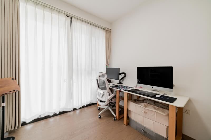 Penrose, 26 Sims Drive, 3 Bedrooms, 1,055 sqft, Condominium For Sale, by Klish Tan, 500129836 - Study - PropertyGuru.com.sg