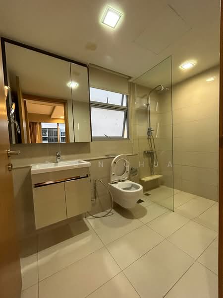 Prive, 33 Punggol Field, 3 Bedrooms, 1,098 sqft, Condominium For Sale, by Robin Chua, 500129843 - Bathroom - PropertyGuru.com.sg