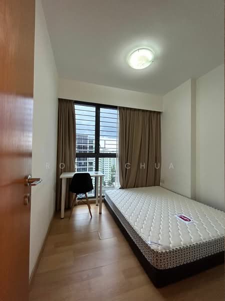 Prive, 33 Punggol Field, 3 Bedrooms, 1,098 sqft, Condominium For Sale, by Robin Chua, 500129843 - Bedroom - PropertyGuru.com.sg